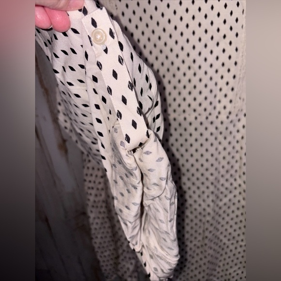 COPY - Lane Bryant Woman's Blouse Rolled Tab Long Sleeves Size 28 NWT - Picture 5 of 13